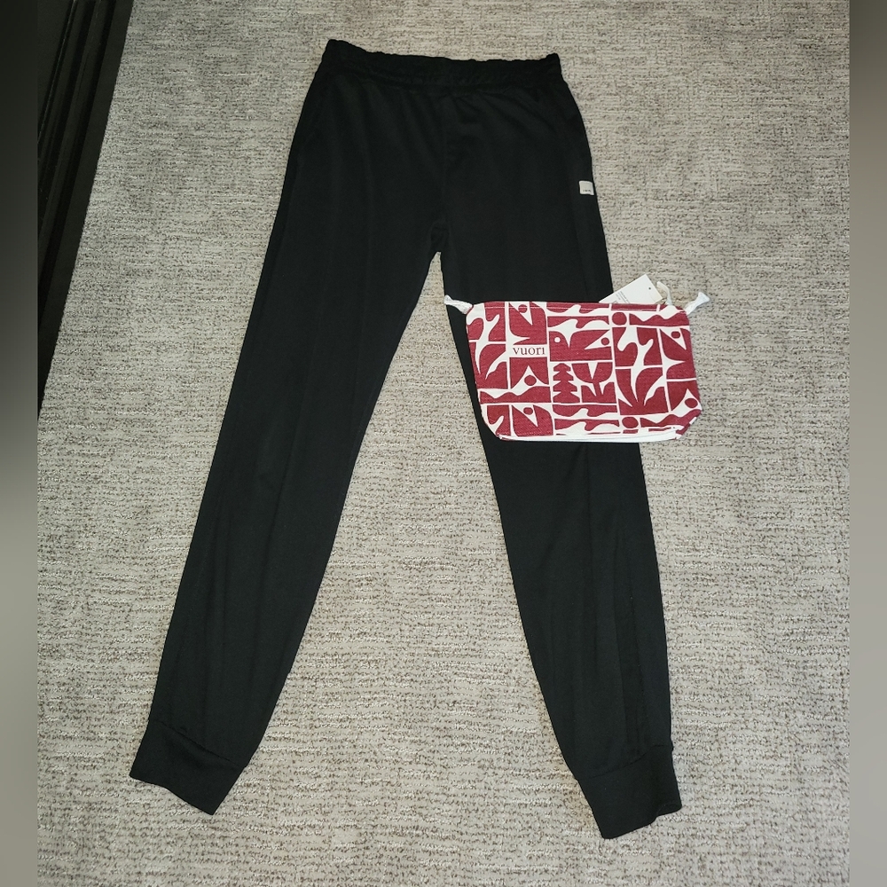 Vuori Performance Joggers and Zipper Pouch